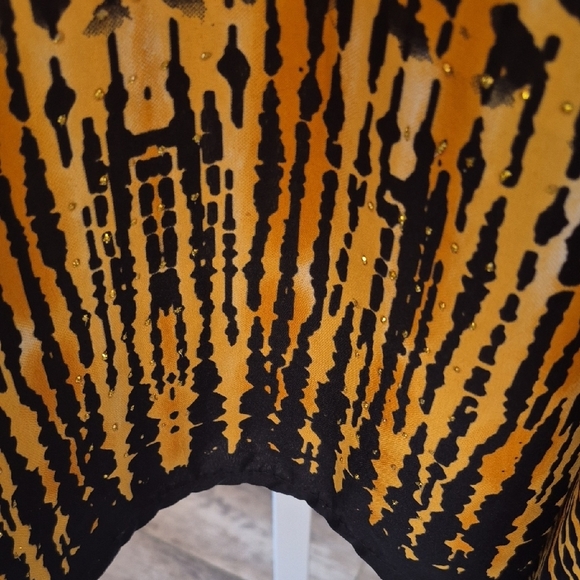 Leopard Print V-Neck Loungewear Top - Picture 3 of 6